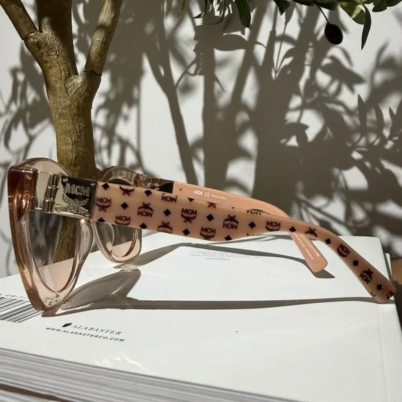 NWOT MCM Designer Cat Eye Pink Sunglasses Excellent Condition - Picture 2 of 6
